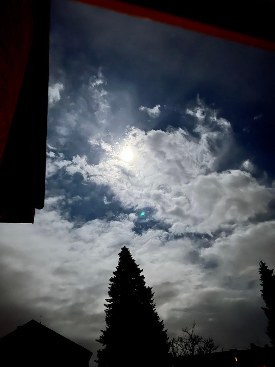 The Moon over Bielefeld, Deutschland — waning crescent, Lunar Day 26