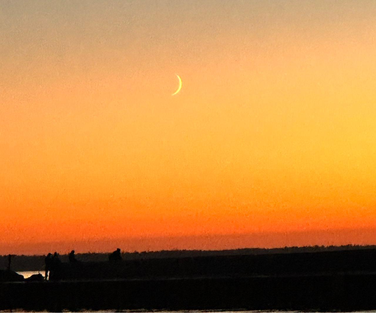 The Moon over Saugeen Shores, Canada — waxing crescent, Lunar Day 4