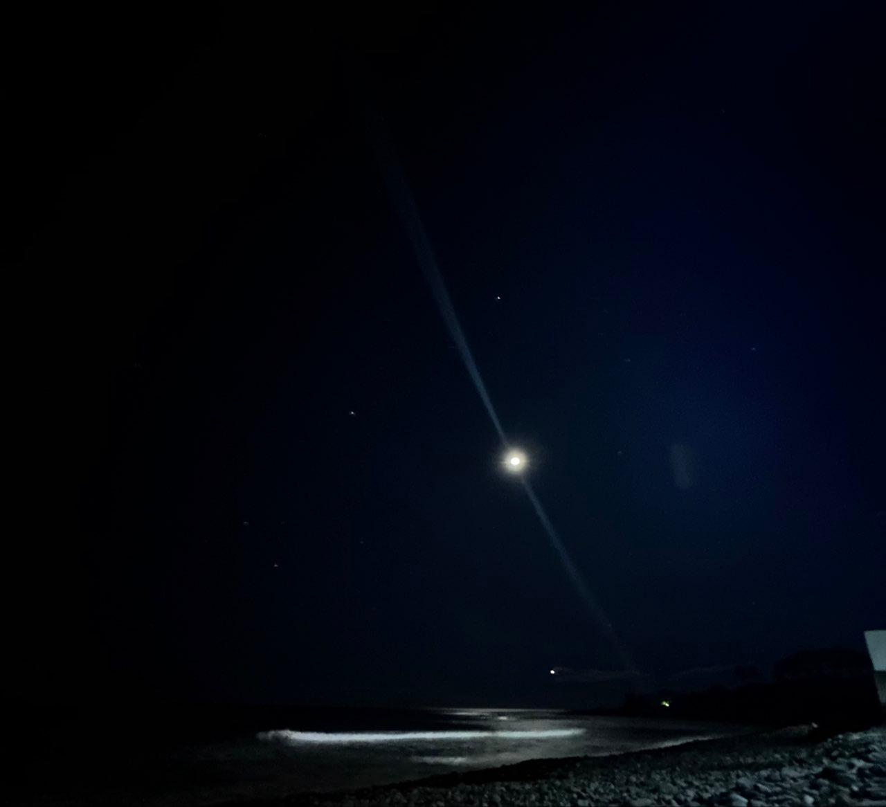 The Moon over La Libertad, El Salvador — first quarter, Lunar Day 7