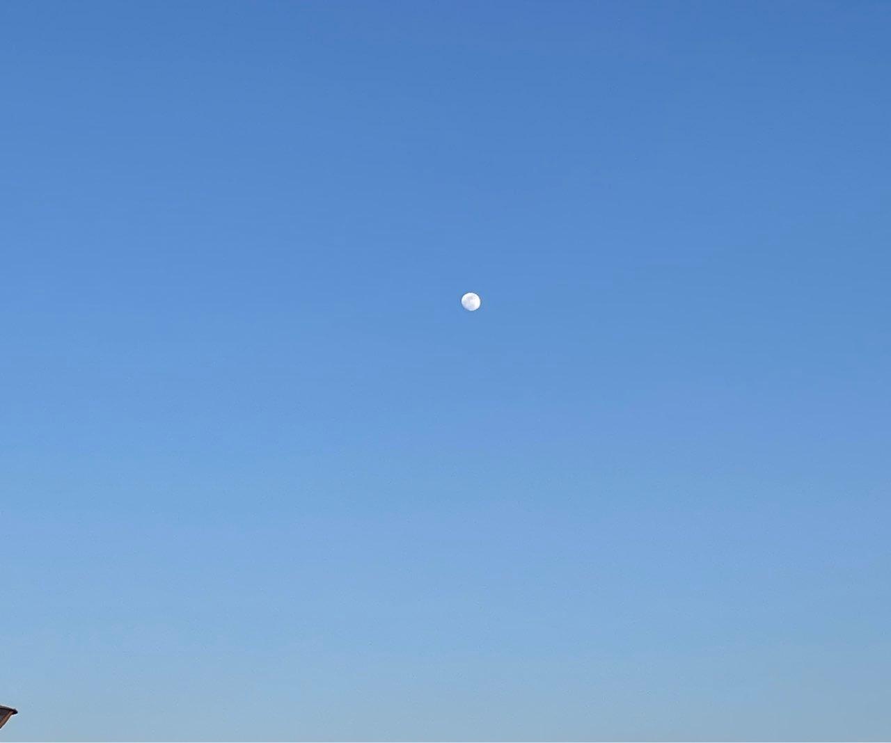 The Moon over Modugno, Italia — waxing gibbous, Lunar Day 14
