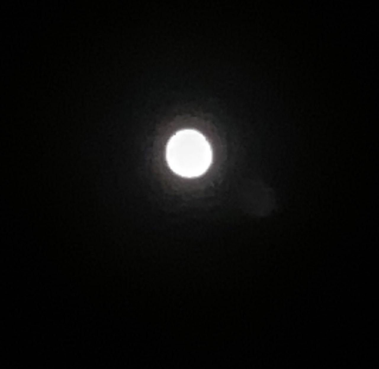The Moon over Deinze, België — full moon, Lunar Day 16