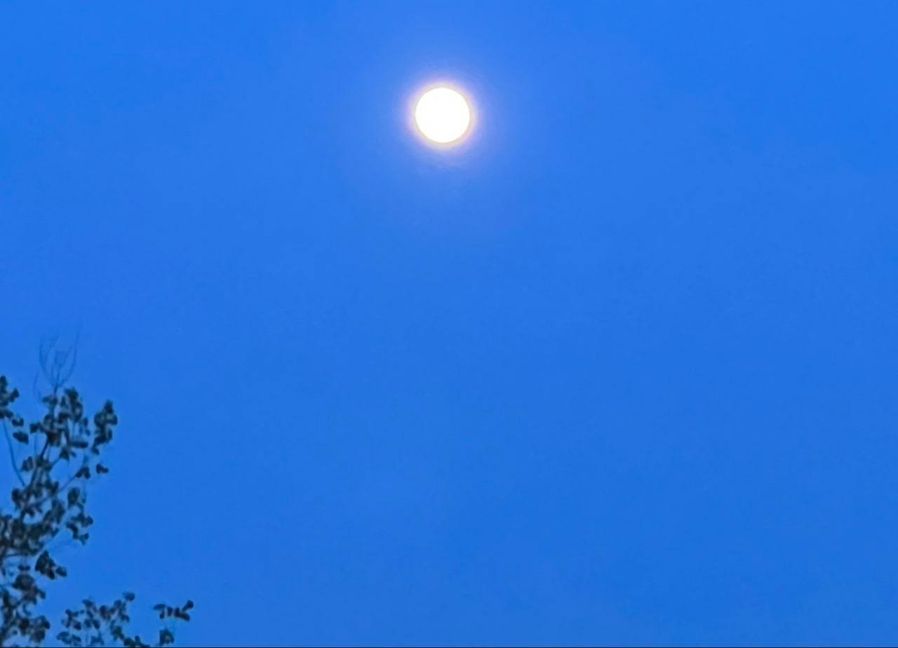 The Moon over Prato, Italia — full moon, Lunar Day 14
