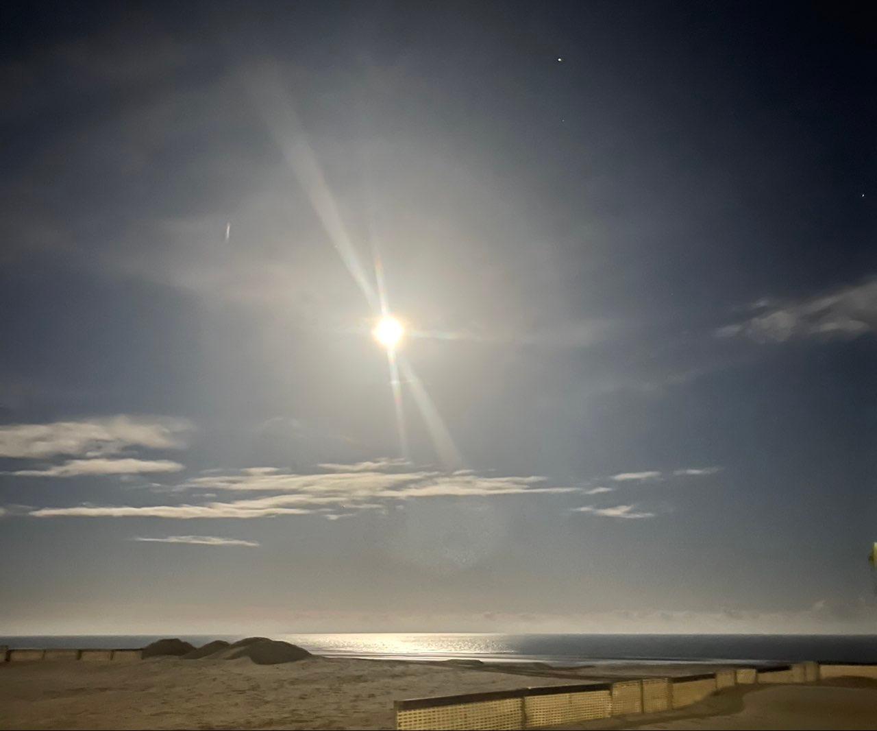 The Moon over Koksijde, België — full moon, Lunar Day 16
