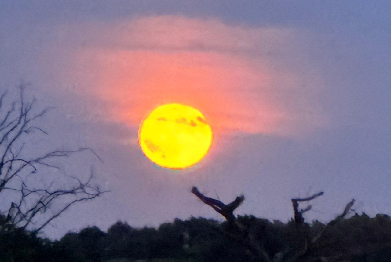 The Moon over Dagenham, United Kingdom — full moon, Lunar Day 16