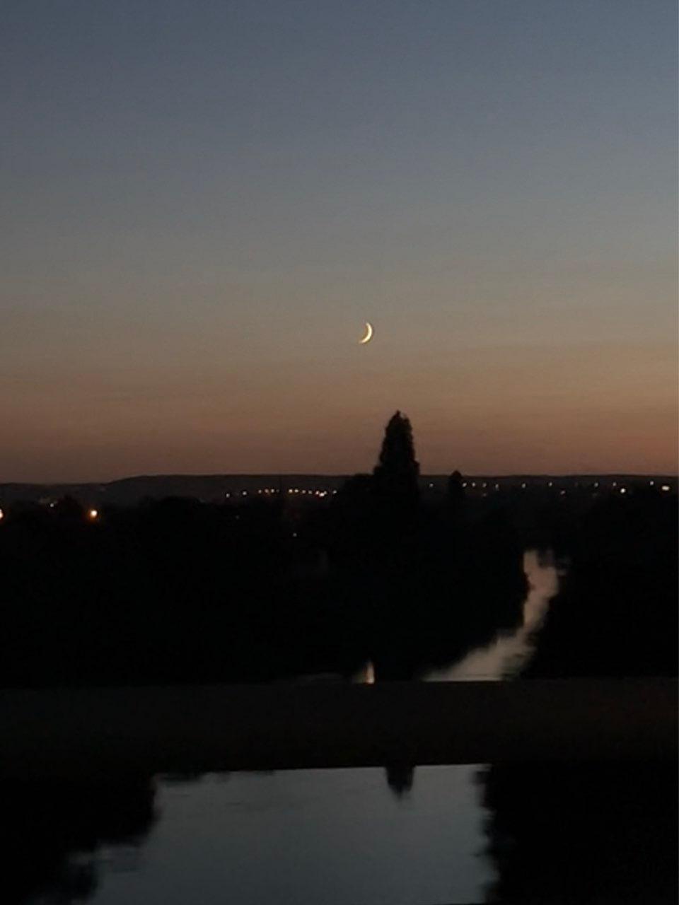 The Moon over Val-de-Reuil, France — waxing crescent, Lunar Day 4