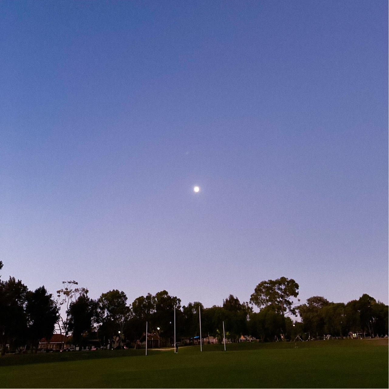 The Moon over Adelaide, Australia — waxing gibbous, Lunar Day 11