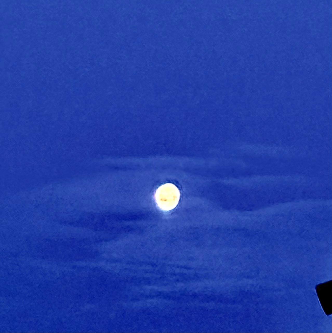 The Moon over Antwerpen, België — waning gibbous, Lunar Day 18