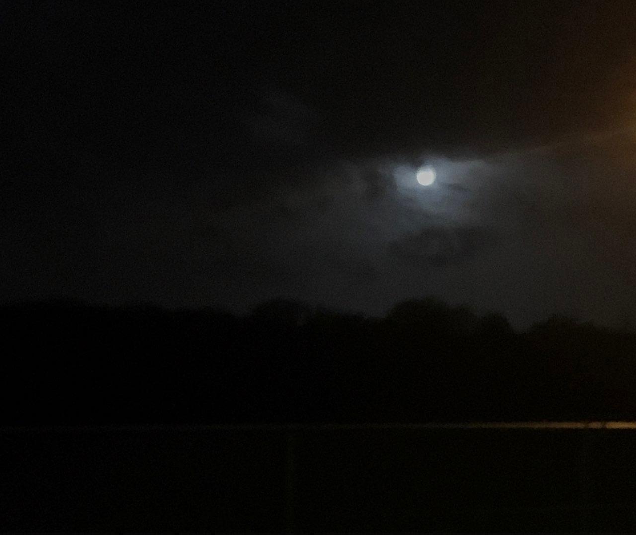 The Moon over Antwerpen, België — full moon, Lunar Day 13
