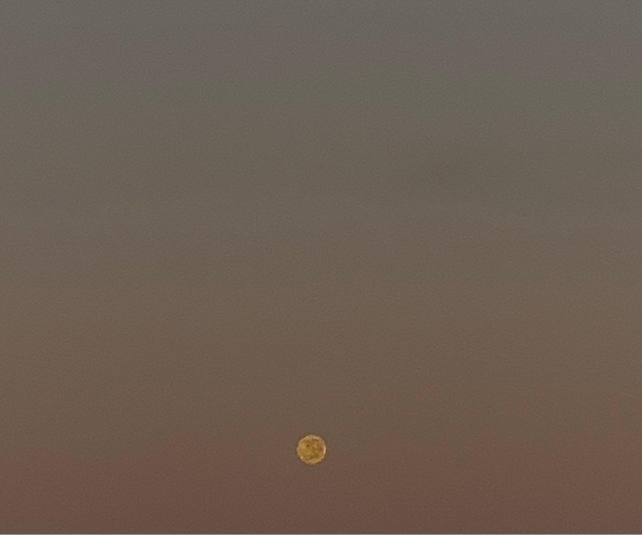 The Moon over Melbourne, Australia — full moon, Lunar Day 16