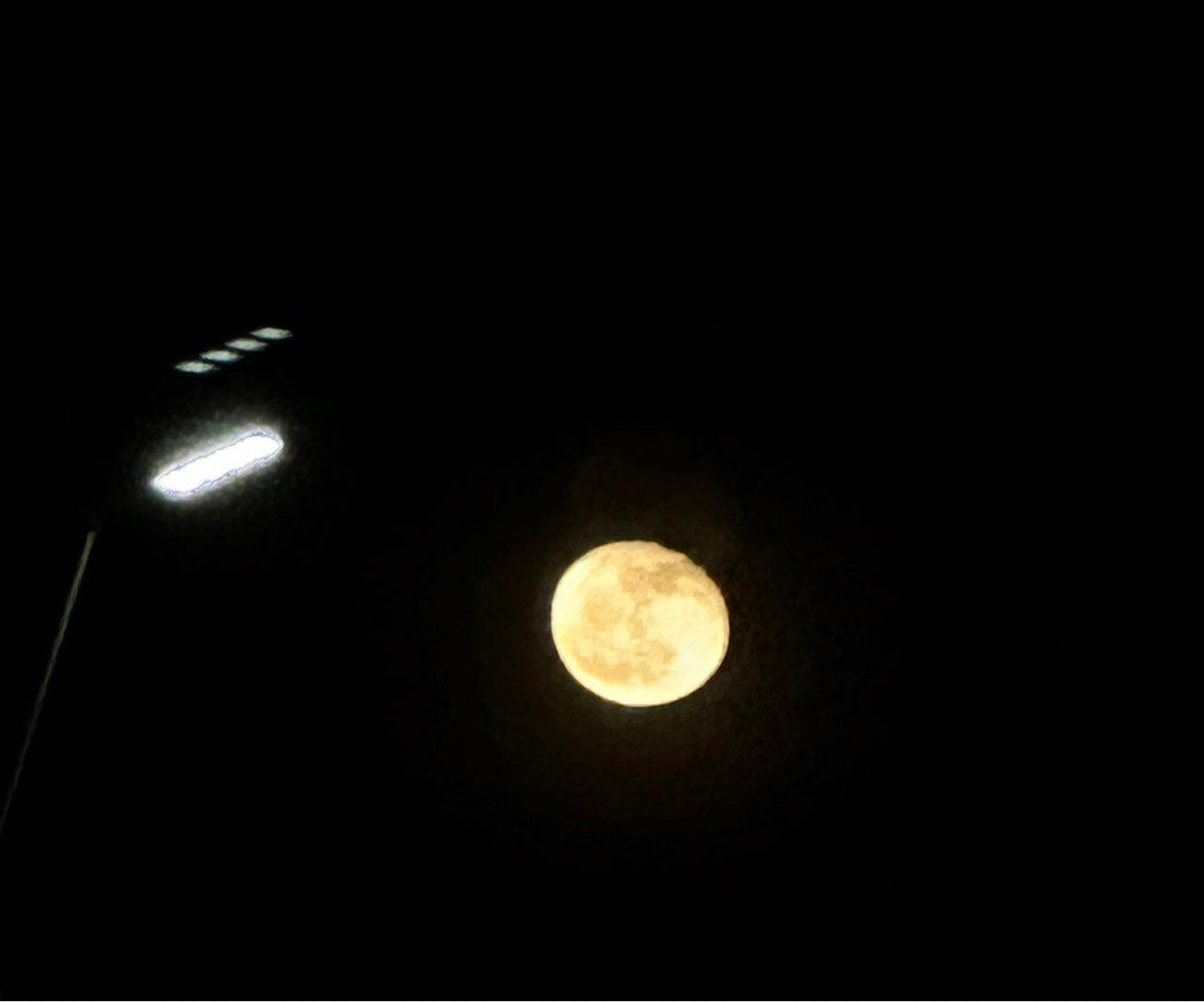 The Moon over Cabo San Lucas, México — waning gibbous, Lunar Day 18