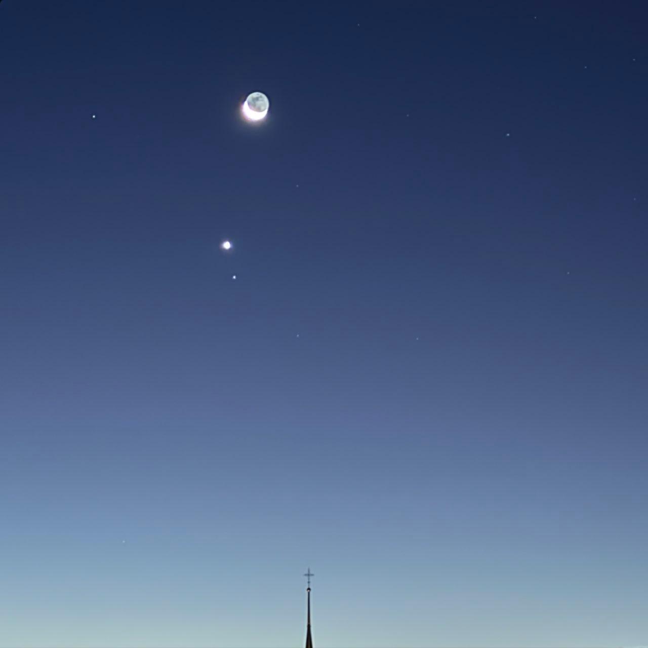 The Moon over Ennetbürgen, Schweiz — waning crescent, Lunar Day 27