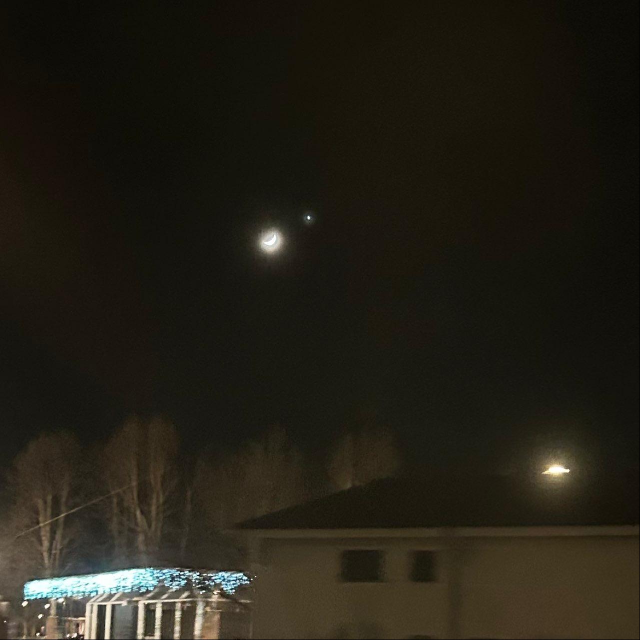 The Moon over Rivalta di Torino, Italia — waxing crescent, Lunar Day 5