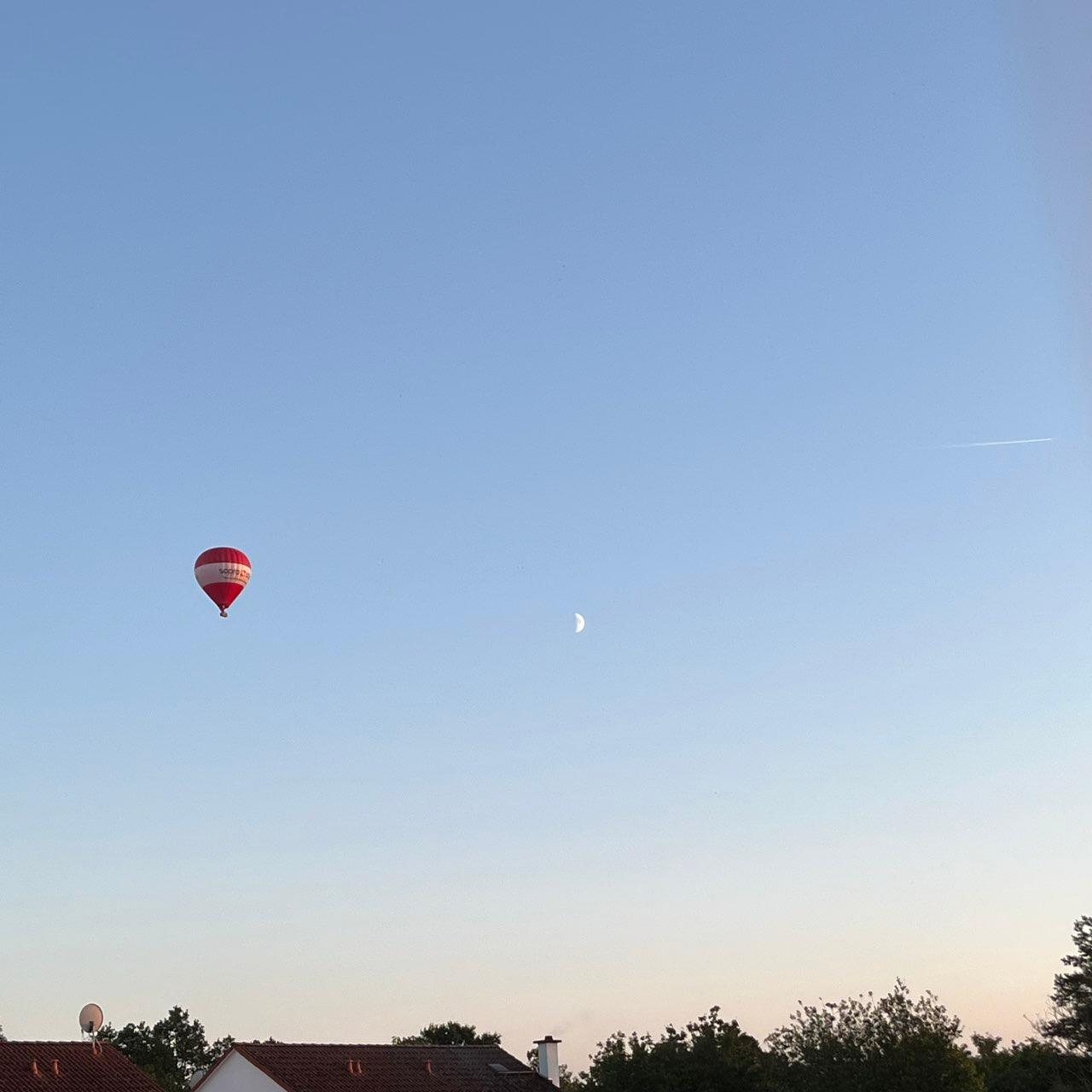 The Moon over Schöneck, Deutschland — first quarter, Lunar Day 8
