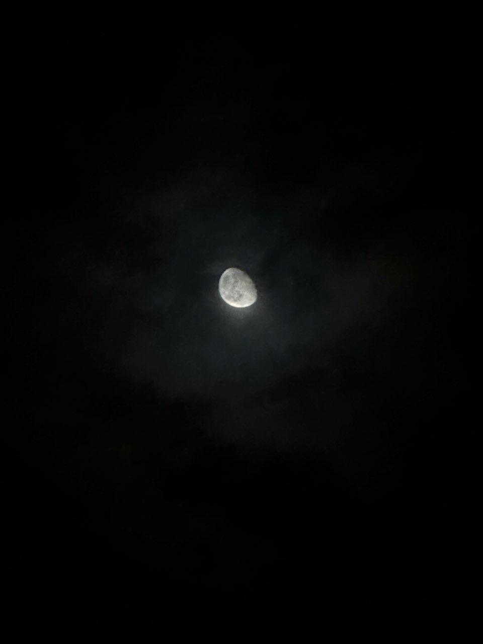 The Moon over Ingolstadt, Deutschland — waning gibbous, Lunar Day 19