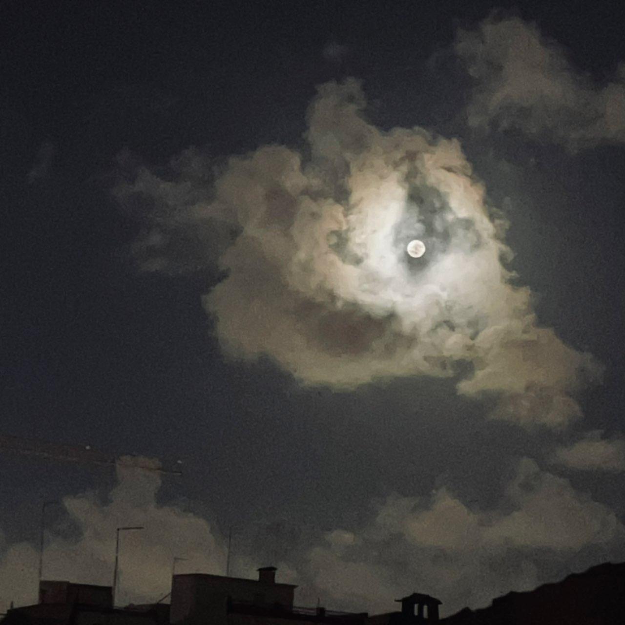The Moon over València, España — full moon, Lunar Day 16