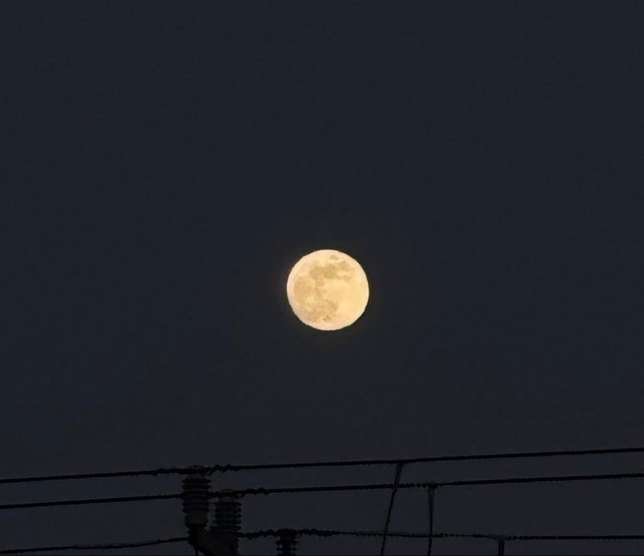 The Moon over Toluca, México — full moon, Lunar Day 15