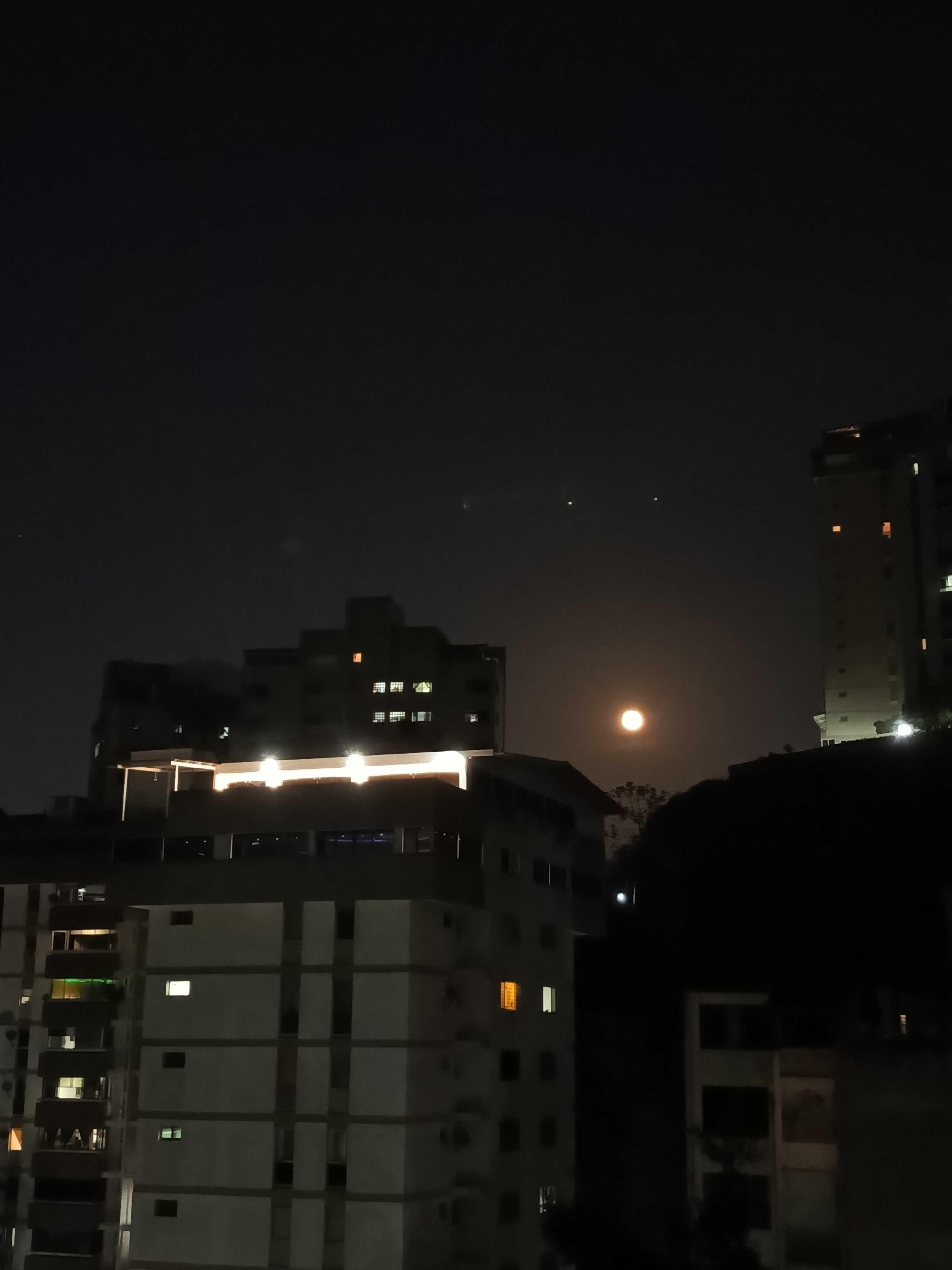 The Moon over Caracas, Venezuela — full moon, Lunar Day 15