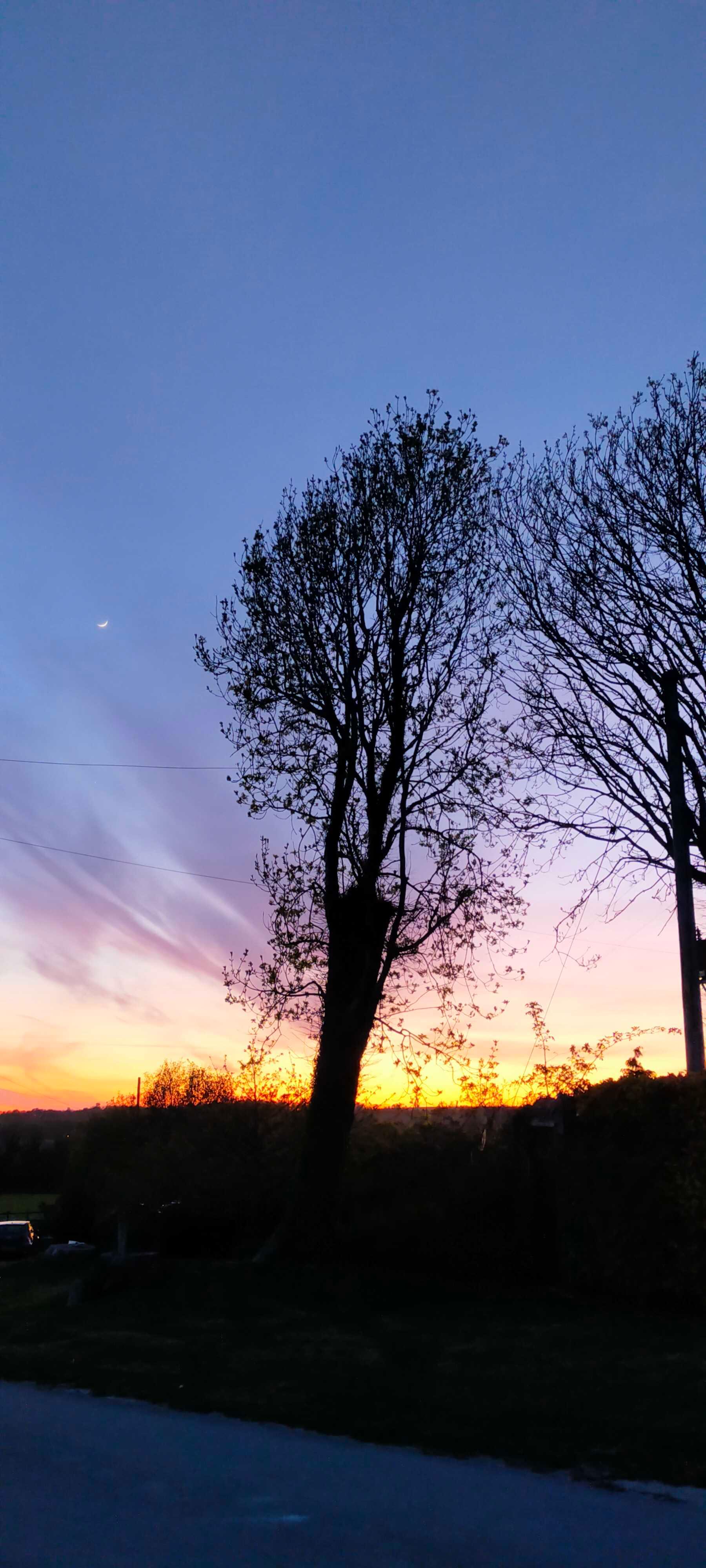 The Moon over United Kingdom — waxing crescent, Lunar Day 3