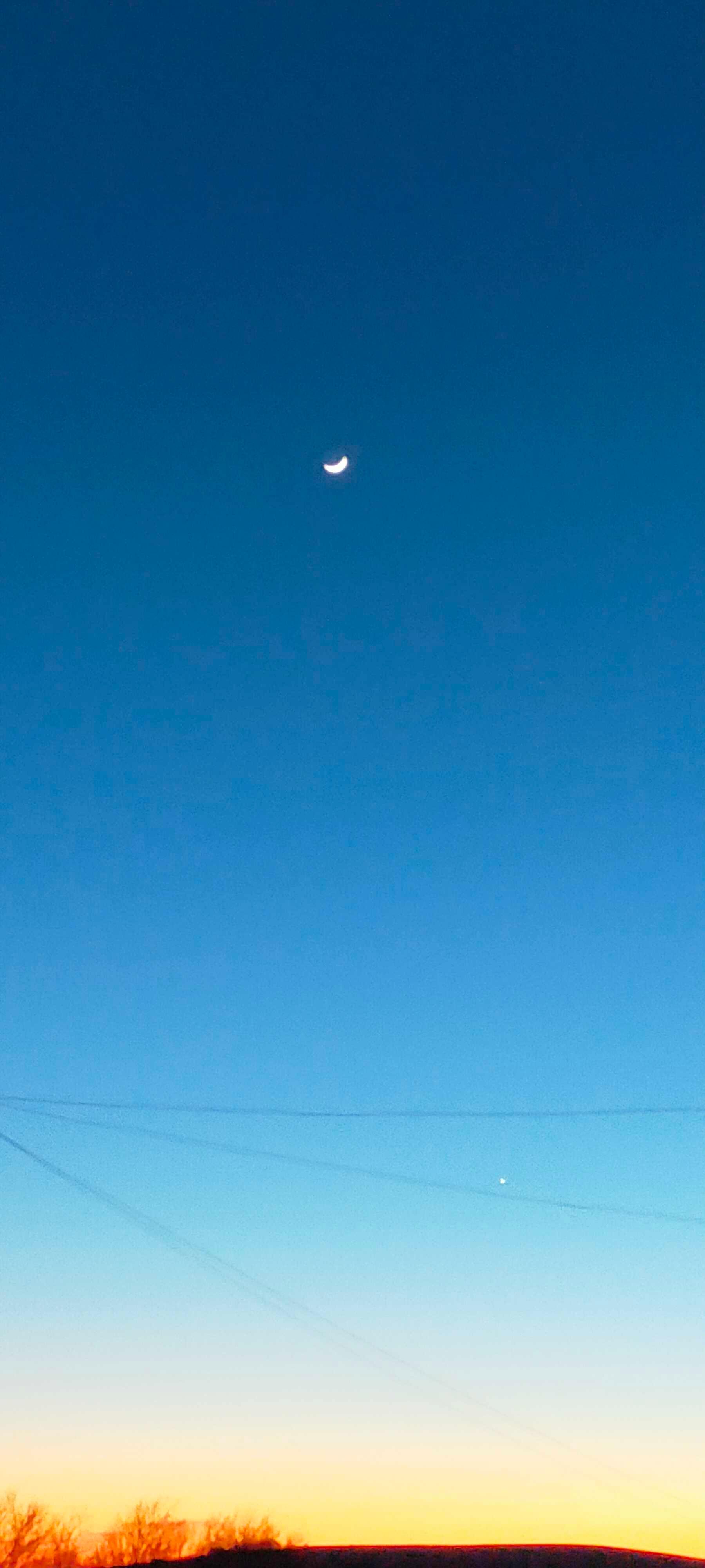 The Moon over United Kingdom — waxing crescent, Lunar Day 4
