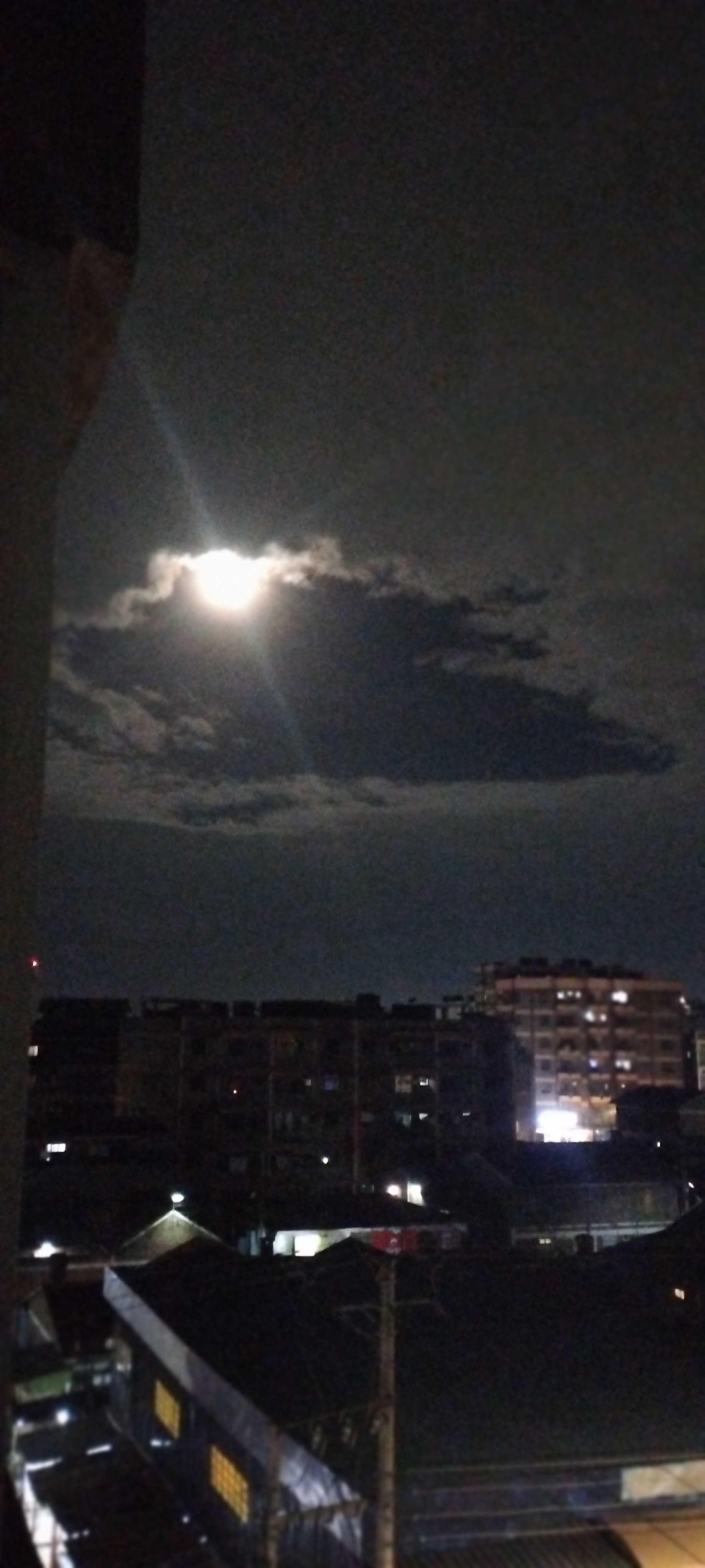 The Moon over Nairobi, Kenya — full moon, Lunar Day 17