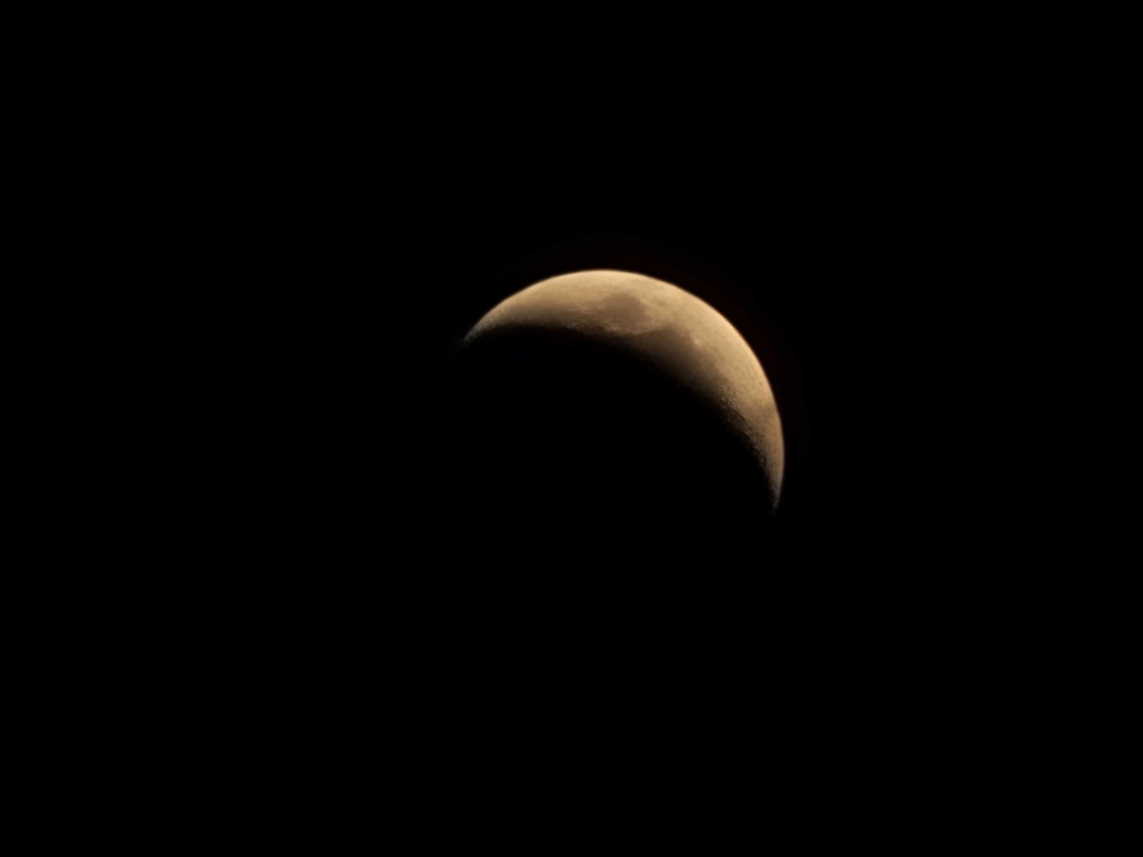 The Moon over Blue Earth, United States — waxing crescent, Lunar Day 4