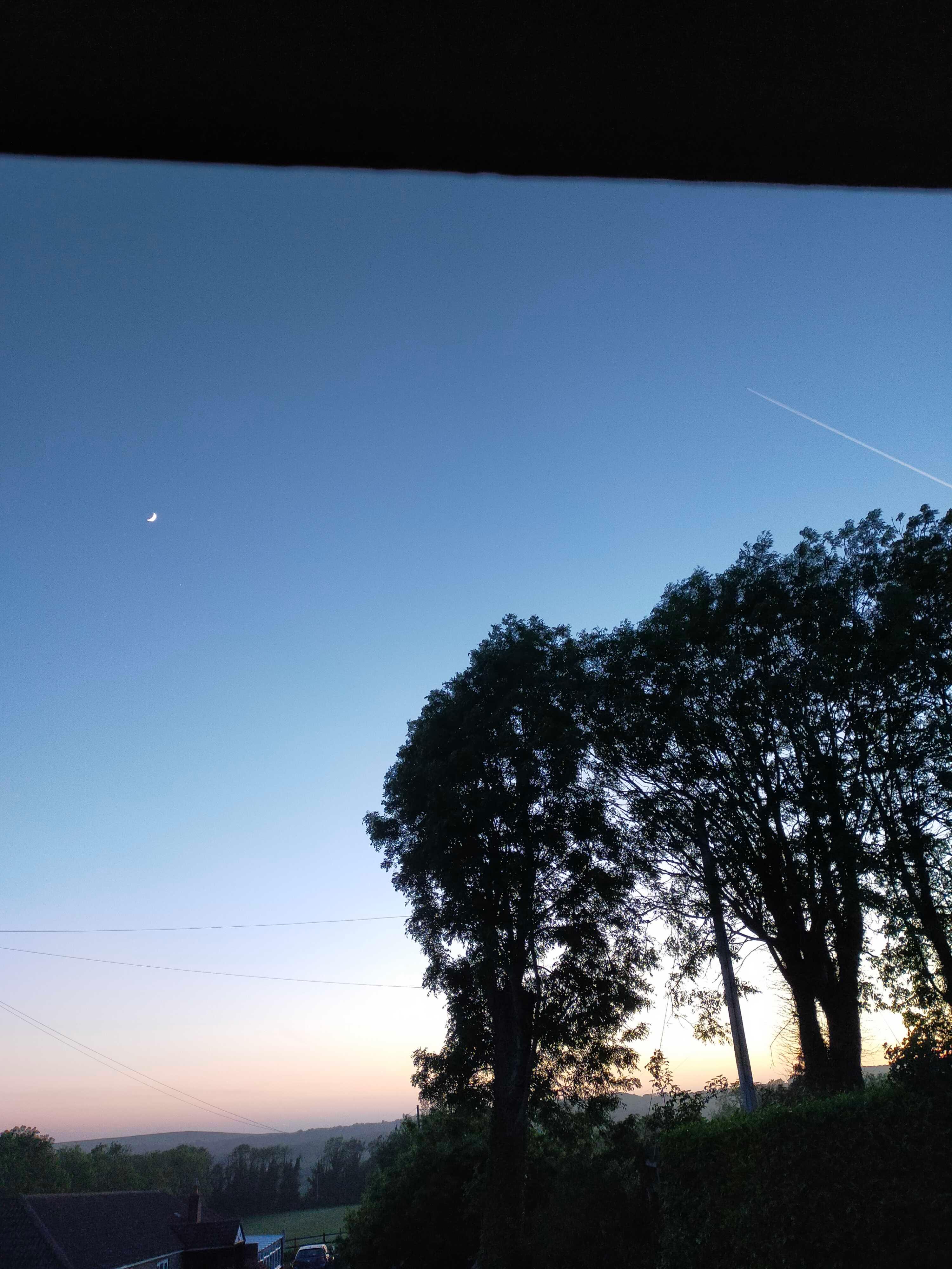 The Moon over United Kingdom — waxing crescent, Lunar Day 5
