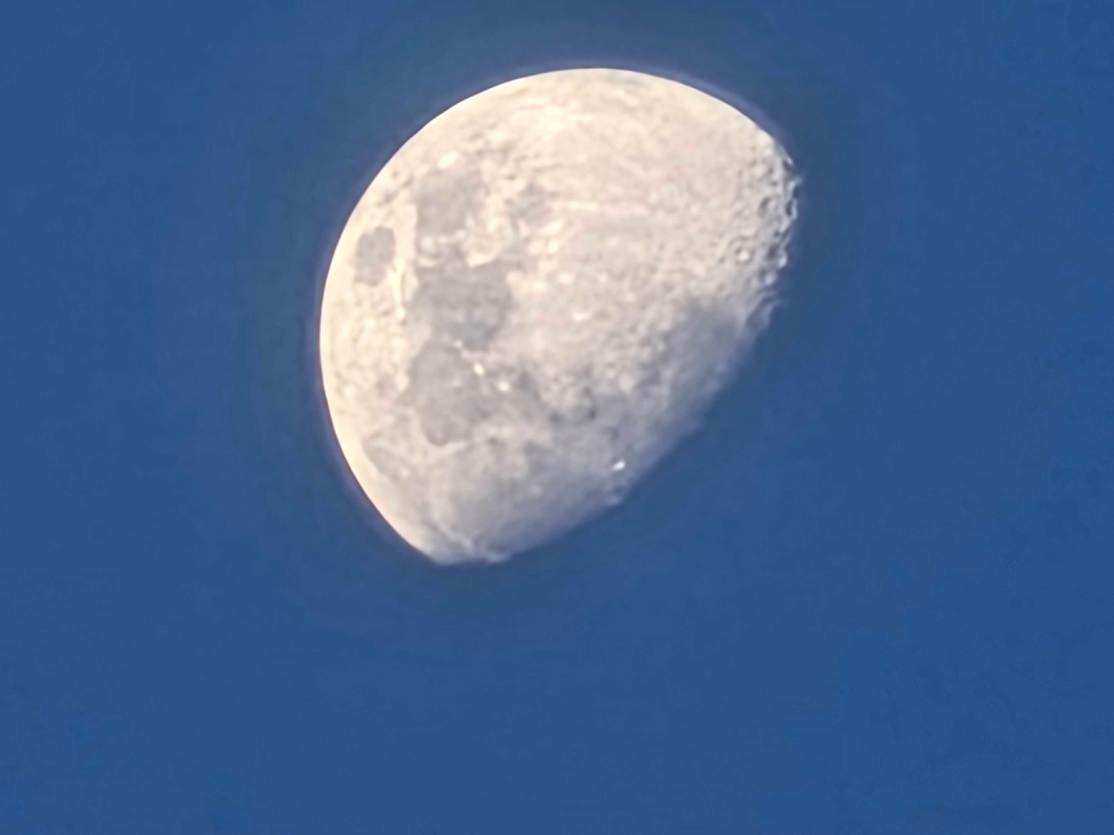 The Moon over Cambois, United Kingdom — waxing gibbous, Lunar Day 10