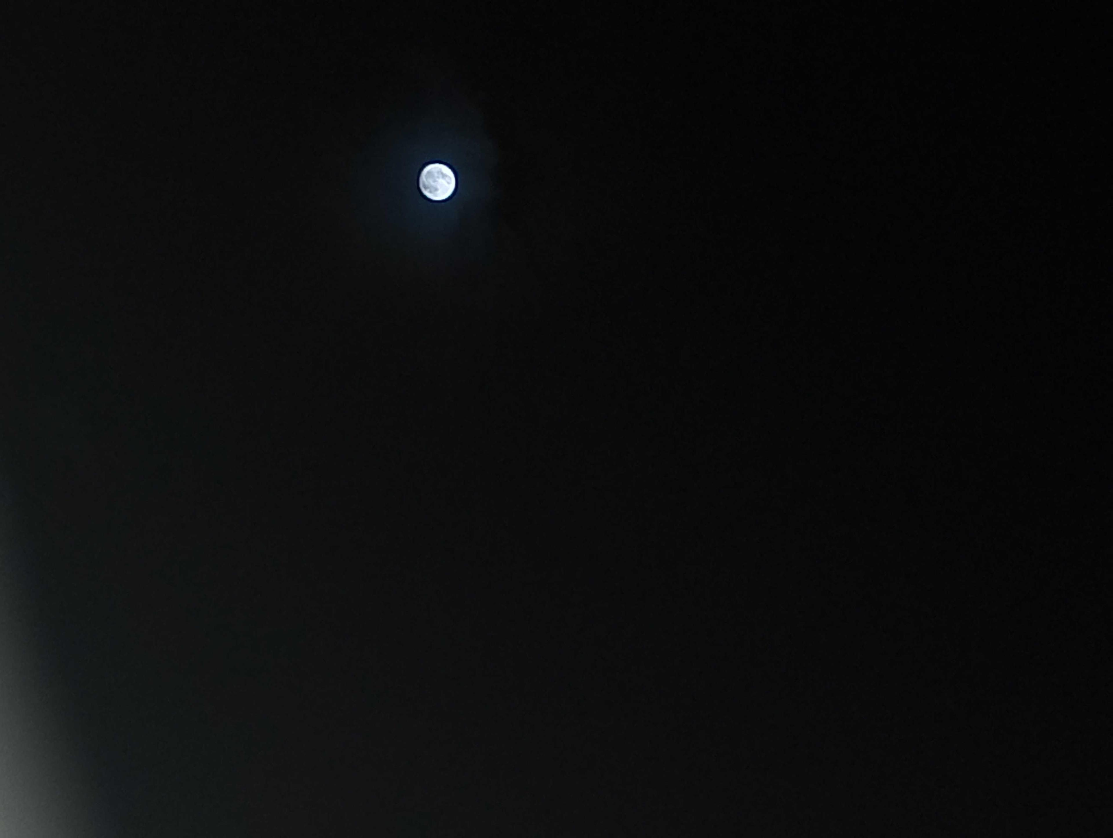 The Moon over Yautepec, México — waning gibbous, Lunar Day 18