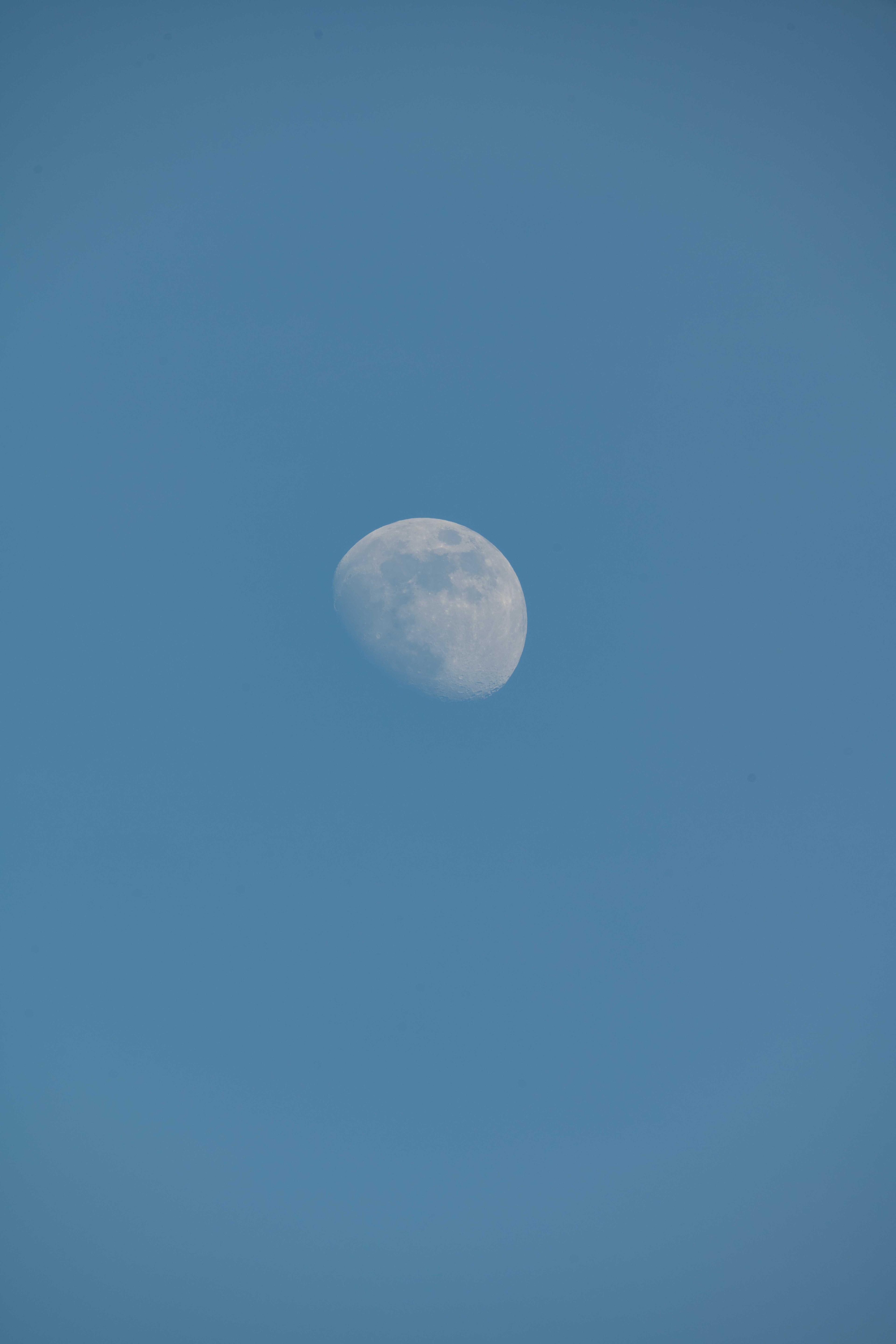 The Moon over ujejsce, Polska — waxing gibbous, Lunar Day 11