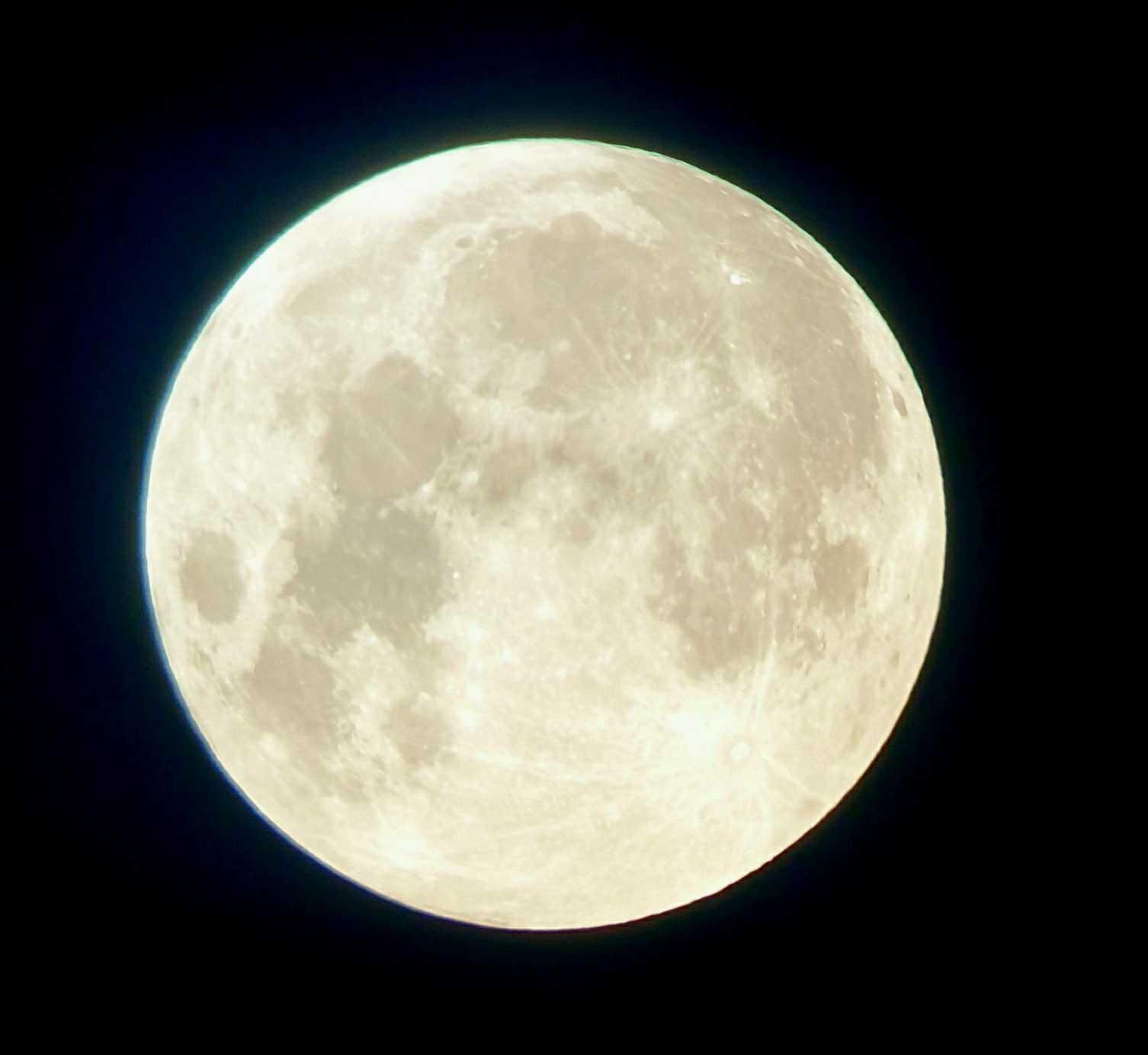 The Moon over Lebanon — full moon, Lunar Day 15